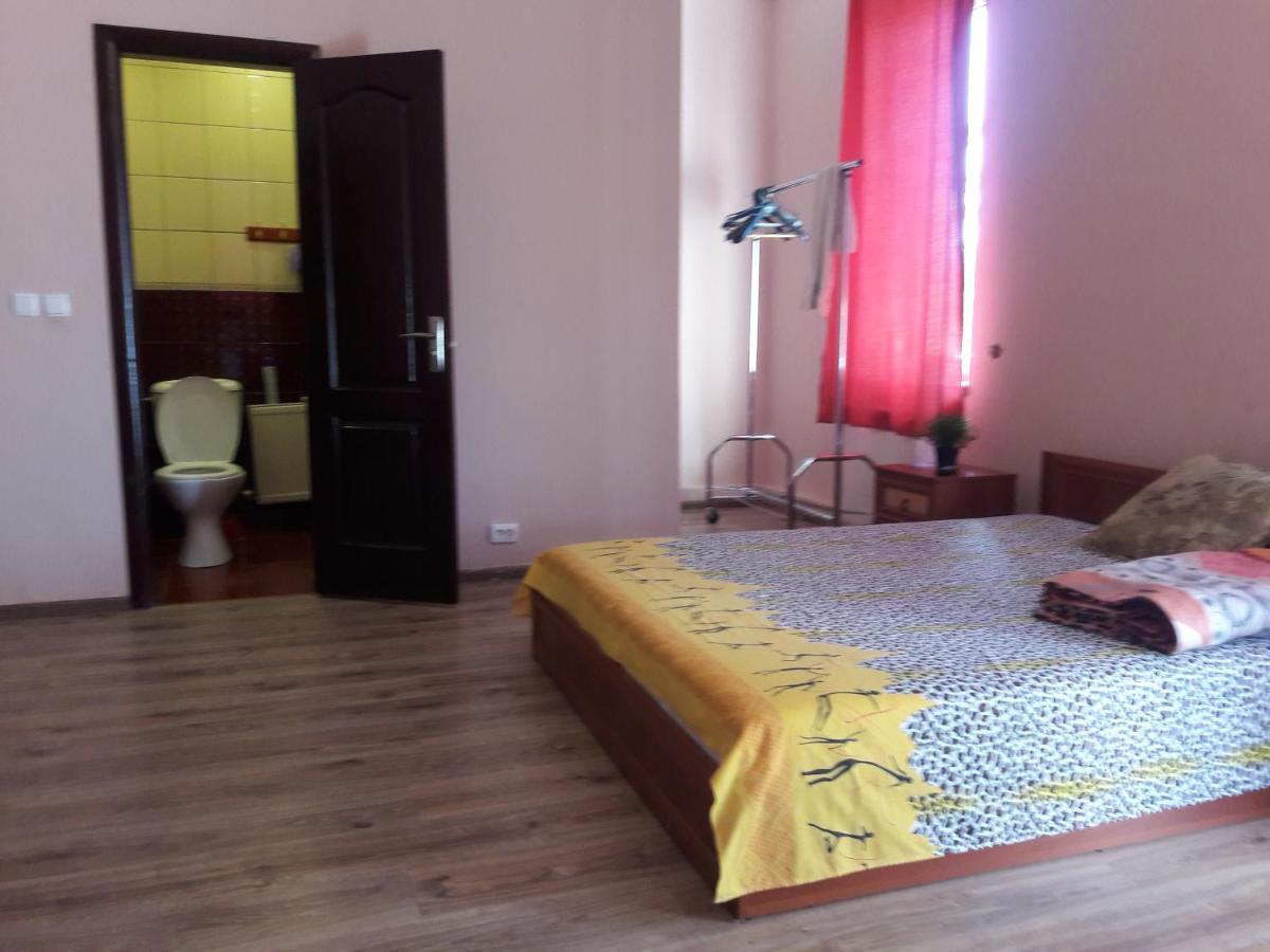 Hostel Teremok Kiev Esterno foto